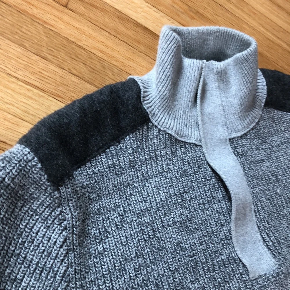 BUNDLE 2/$12 🔥 - BANANA REPUBLIC - Picture 6 of 10